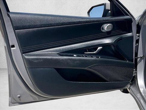 Used 2022 Hyundai Elantra SEL w/ Cargo Package FWD image 18