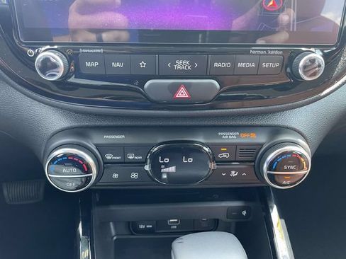 Certified 2025 Kia Soul EX FWD image 28