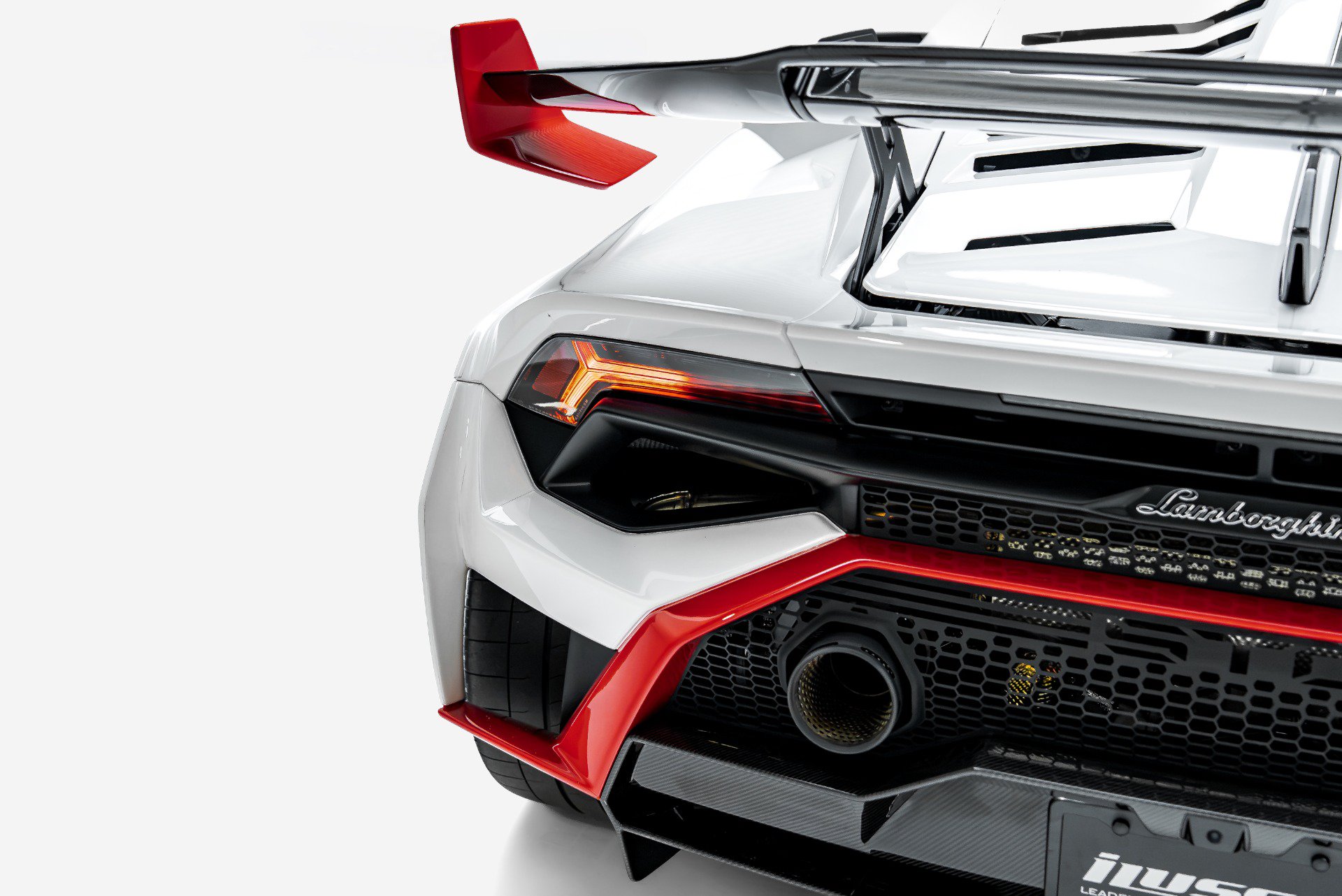 Used 2022 Lamborghini Huracan STO RWD image 37