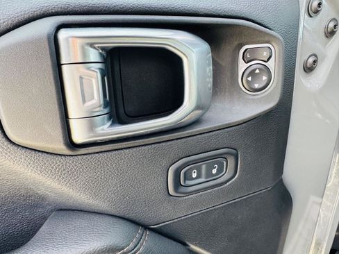 Used 2021 Jeep Wrangler Unlimited Rubicon w/ Trailer Tow Package image 13