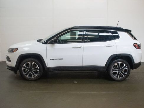 Used 2023 Jeep Compass Limited AWD/4WD image 7