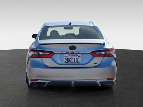Used 2022 Toyota Camry SE w/ Convenience Package image 5