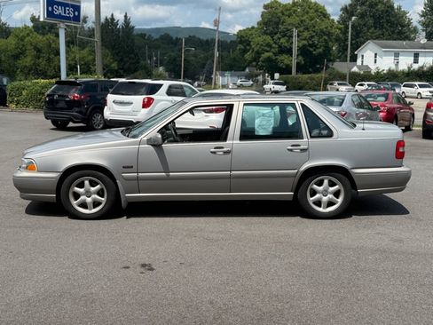 Used 1998 Volvo S70 FWD image 2