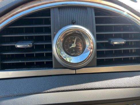 Used 2011 Buick Enclave CXL image 56