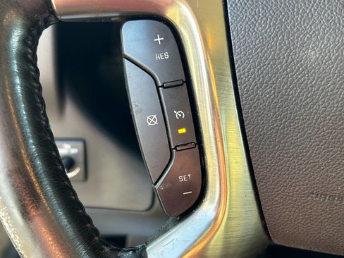 Used 2018 Chevrolet Express 3500 Extended w/ Driver Convenience Package image 21