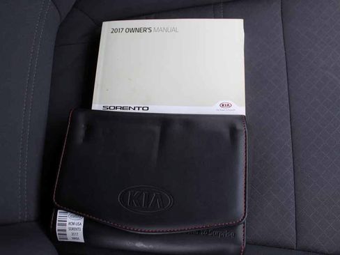 Used 2017 Kia Sorento AWD image 24