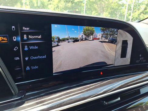 Used 2023 Cadillac Escalade ESV Sport AWD/4WD image 3