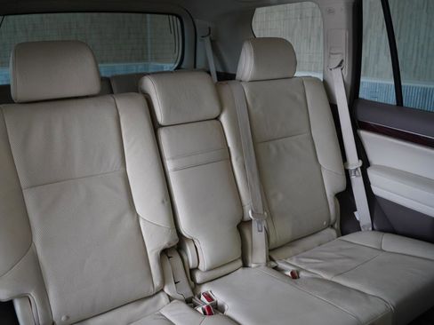 Used 2016 Lexus GX 460 w/ Premium Package AWD/4WD image 35