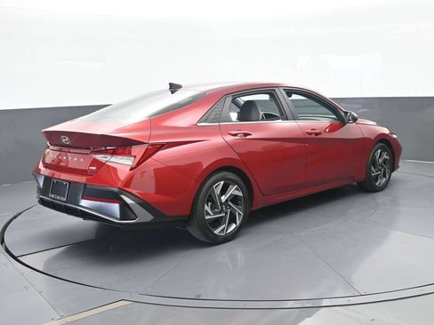 Used 2024 Hyundai Elantra Limited FWD image 6