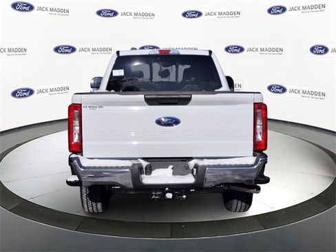 New 2026 Ford F250 XLT w/ FX4 Off-Road Package image 4