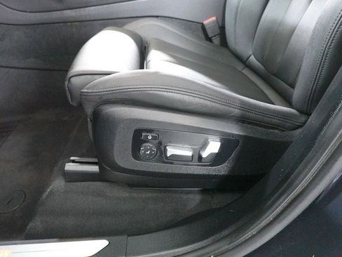 Used 2022 BMW X5 xDrive40i w/ Parking Assistance Package AWD/4WD image 11