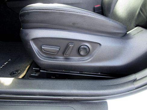 Used 2018 Toyota Camry XSE image 19