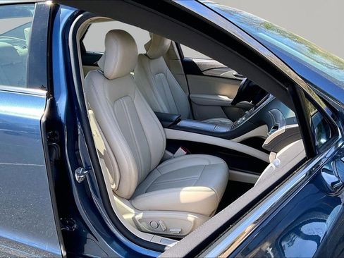 Used 2019 Lincoln MKZ Premiere image 19