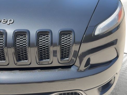 Used 2015 Jeep Cherokee Latitude FWD image 11