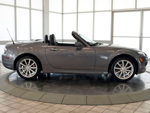 Used 2008 MAZDA MX-5 Miata Grand Touring w/ Premium Pkg RWD image 9