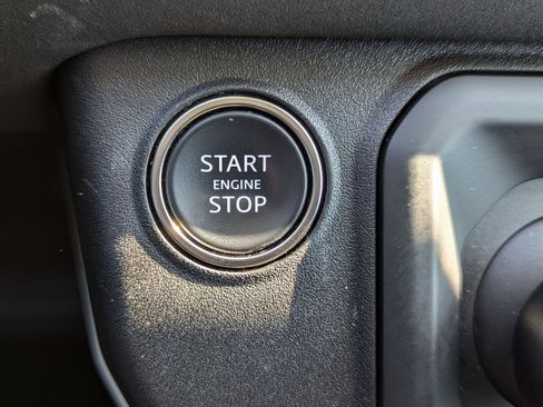 Used 2023 Land Rover Defender 110 AWD/4WD image 26
