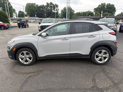 Used 2023 Hyundai Kona SEL w/ Convenience Package AWD/4WD image 4