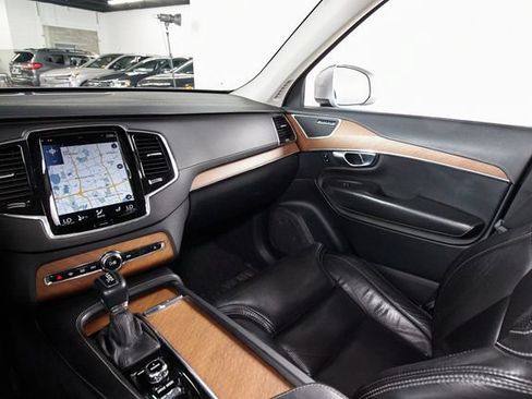 Used 2017 Volvo XC90 T6 Inscription w/ Vision Package AWD/4WD image 8