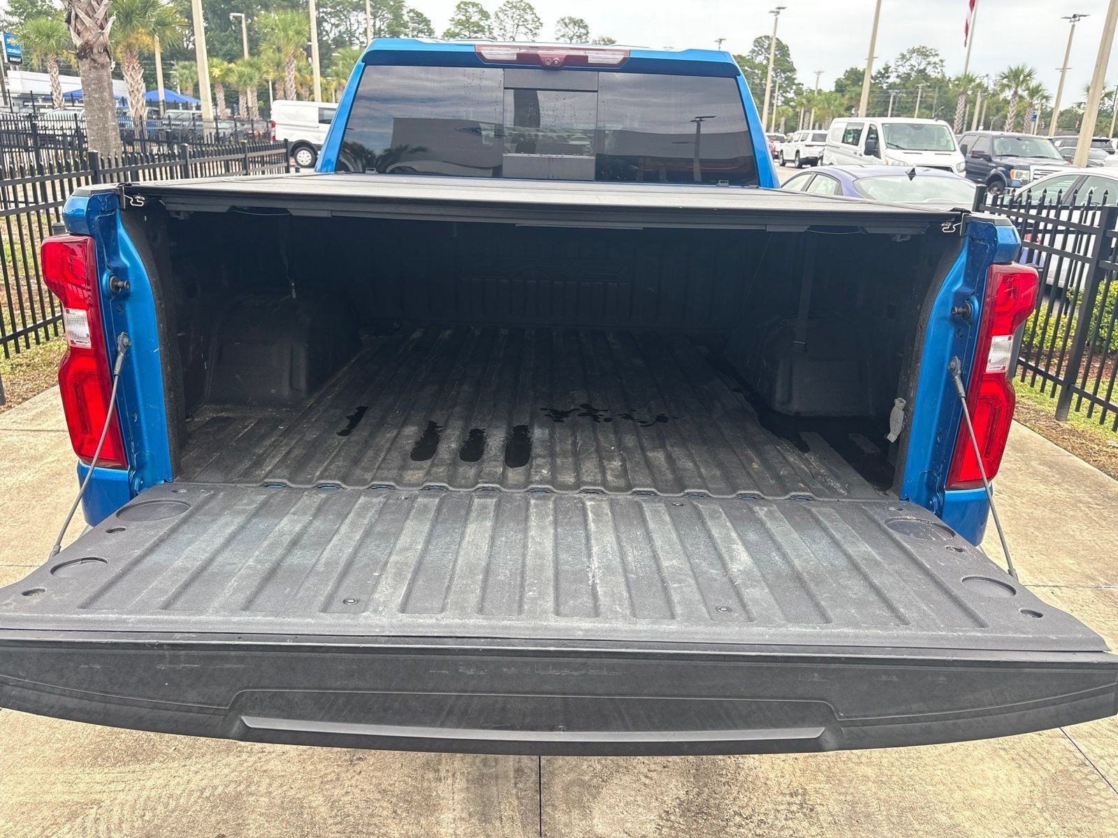 Used 2022 Chevrolet Silverado 1500 ZR2 w/ Technology Package AWD/4WD image 9