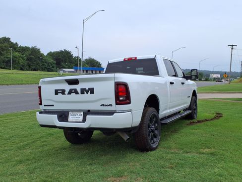 Used 2025 RAM 2500 Big Horn AWD/4WD image 2