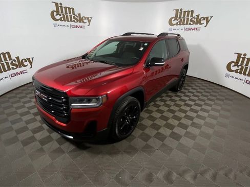 Certified 2023 GMC Acadia SLE w/ Driver Convenience Package image 4