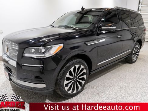 Used 2024 Lincoln Navigator Reserve AWD/4WD image 2