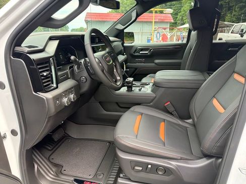 New 2026 GMC Sierra 1500 AT4 w/ AT4 Premium Package AWD/4WD image 9