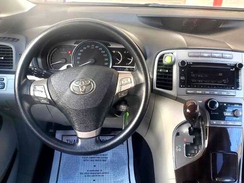 Used 2012 Toyota Venza LE image 22