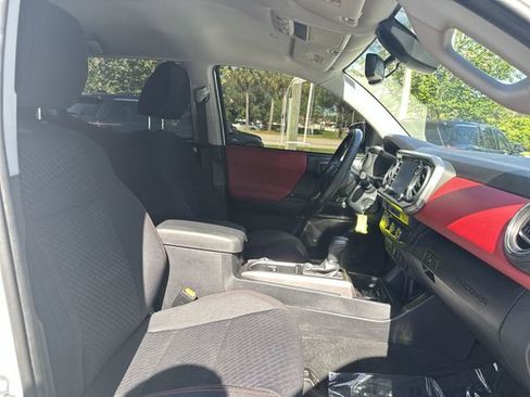 Used 2022 Toyota Tacoma SR5 w/ Technology Package RWD image 30