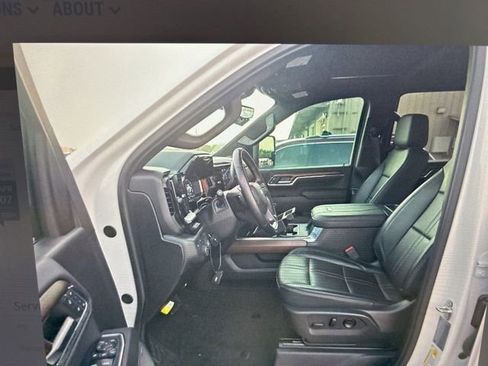 Used 2024 Chevrolet Silverado 2500 High Country w/ Technology Package image 13