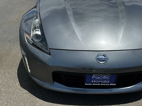 Used 2020 Nissan 370Z Coupe RWD image 4