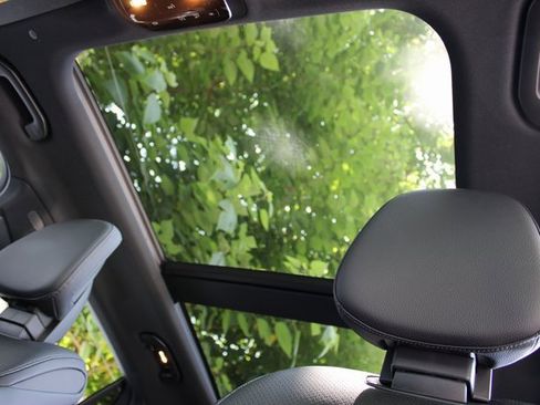 Used 2024 Mercedes-Benz GLC 300 image 19