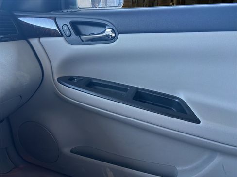 Used 2012 Chevrolet Impala LT w/ LT Sunroof Package image 11