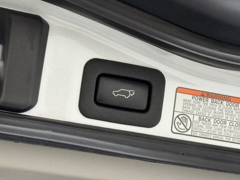 Used 2020 Lexus LX 570 4WD w/ 3rd Row & Luxury Pkg image 42