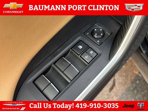 Used 2019 Toyota RAV4 Limited AWD/4WD image 11