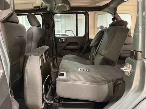 Used 2025 Jeep Wrangler Unlimited Sahara w/ Safety Group image 32