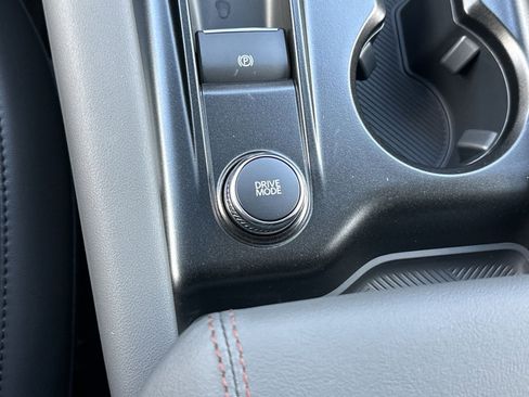 New 2025 Ford Explorer Active w/ Active Comfort Package image 26