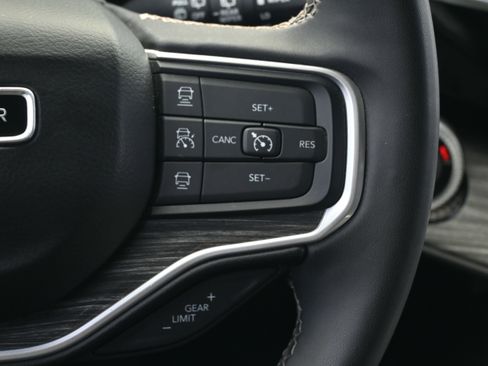 Used 2022 Jeep Wagoneer Series III w/ Premium Group I image 33