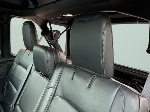 Used 2022 Jeep Wrangler Unlimited Sahara w/ LED Lighting Group image 38