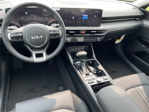New 2025 Kia K5 EX image 2