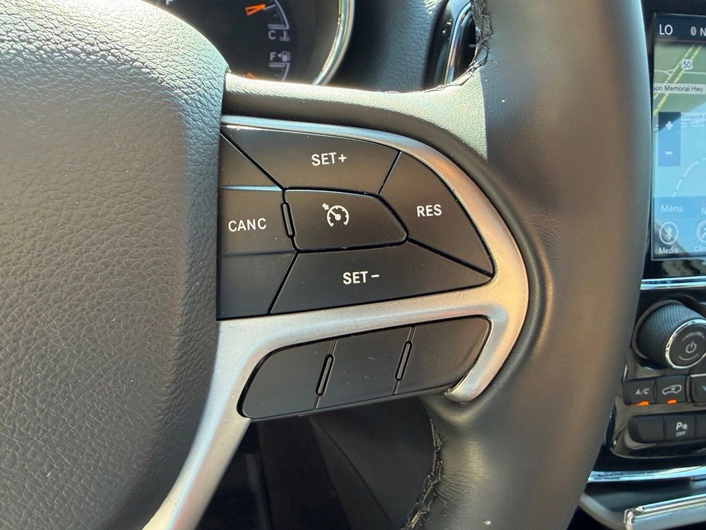 Certified 2022 Jeep Grand Cherokee Laredo E AWD/4WD image 23