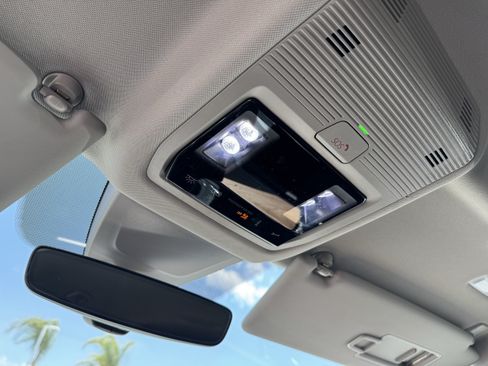Certified 2025 Volkswagen Atlas SE FWD image 30