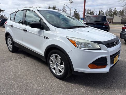 Used 2015 Ford Escape S FWD image 4