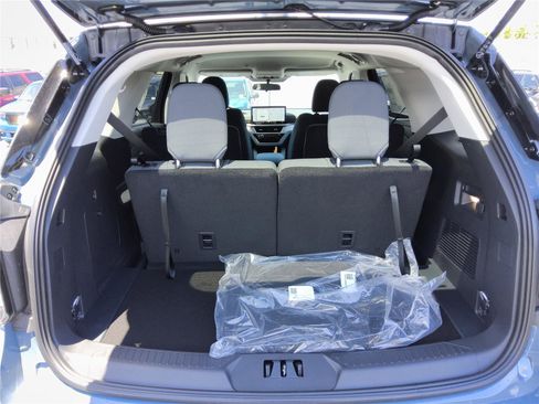 New 2026 Ford Explorer Active RWD image 5