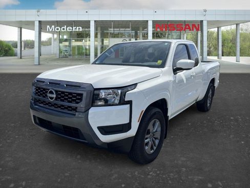 Used 2025 Nissan Frontier SV image 1