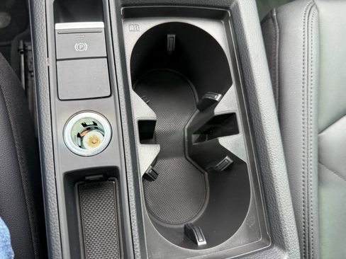 Used 2025 Audi Q3 2.0T Premium image 37