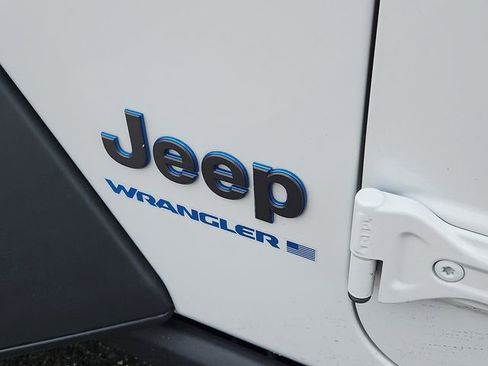 Used 2023 Jeep Wrangler Unlimited image 30