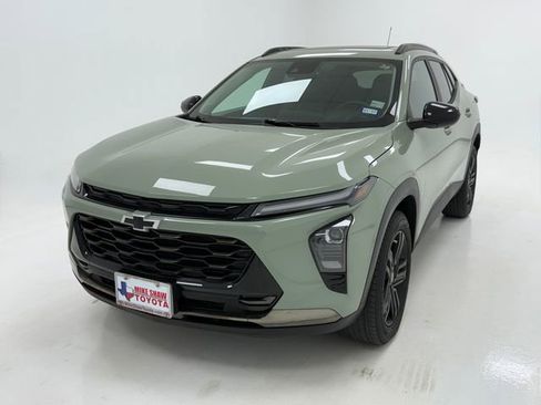 Used 2024 Chevrolet Trax ACTIV w/ Sunroof Package image 4