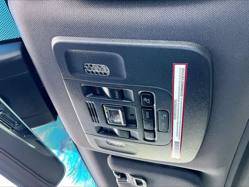 Used 2021 Toyota Avalon Limited w/ Advanced Safety Package FWD image 32