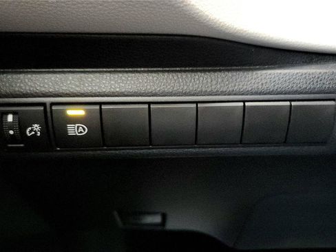 Used 2024 Toyota Corolla LE image 32